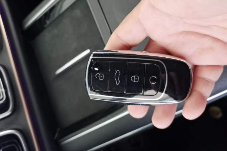 Used Chery Tiggo 9 2023 2.0T Dual-Clutch Two-Wheel Drive Luxury Edition 5 Seats Vehicle Key
