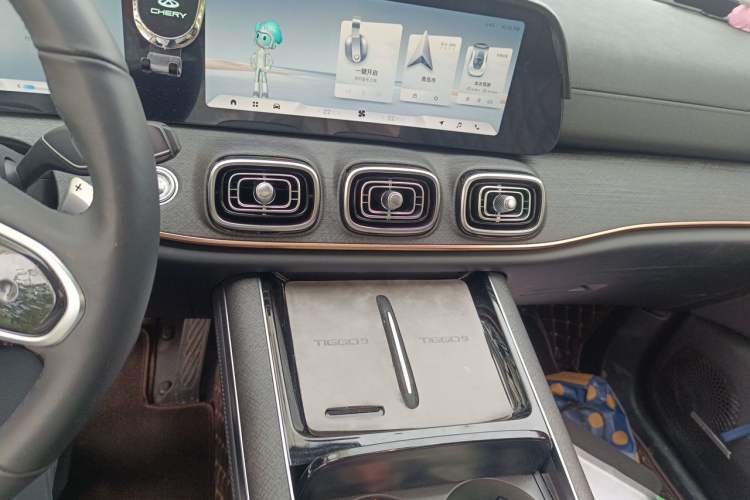Used Chery Tiggo 9 2023 2.0T Dual-Clutch Two-Wheel Drive Prestige Version 5 Seats Audio And AC Panel