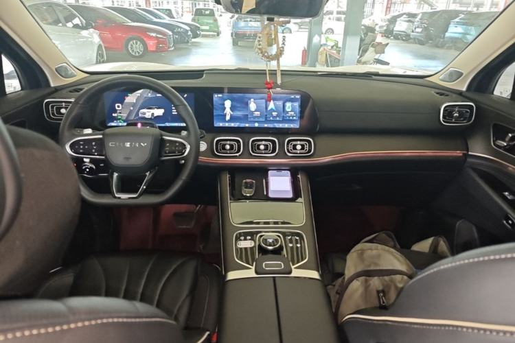 Used Chery Tiggo 9 2023 2.0T Dual-Clutch Two-Wheel Drive Prestige Version 5 Seats Center Console