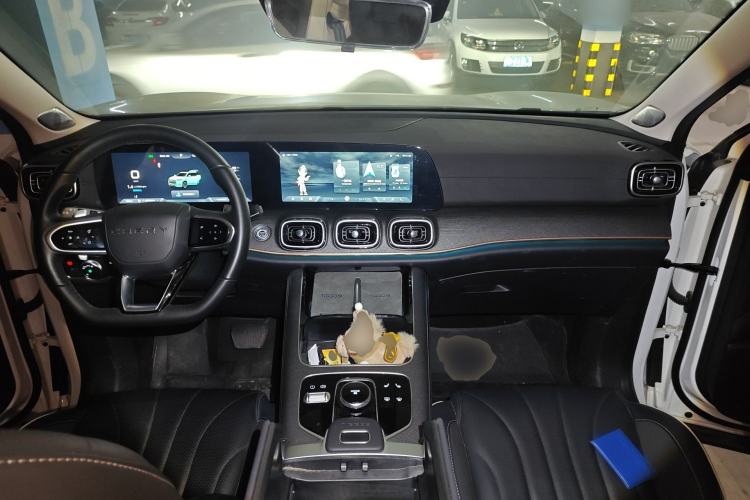 Used Chery Tiggo 9 2023 2.0T Dual-Clutch Two-Wheel Drive Luxury Edition 5 Seats Center Console