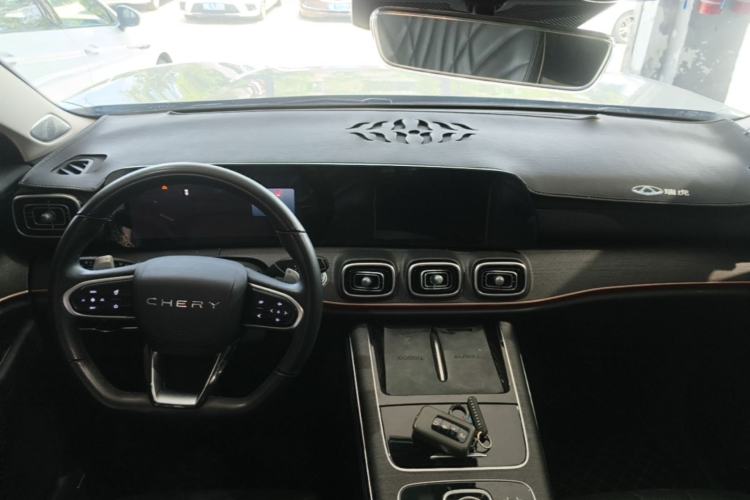 Used Chery Tiggo 9 2023 2.0T Dual-Clutch Two-Wheel Drive Luxury Edition 5 Seats Center Console