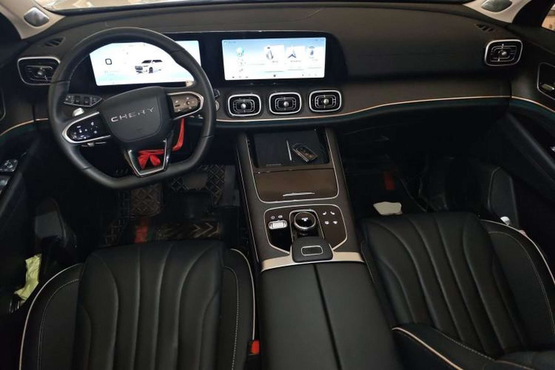 Used Chery Tiggo 9 2023 2.0T Dual-Clutch Two-Wheel Drive Luxury Edition 5 Seats Center Console