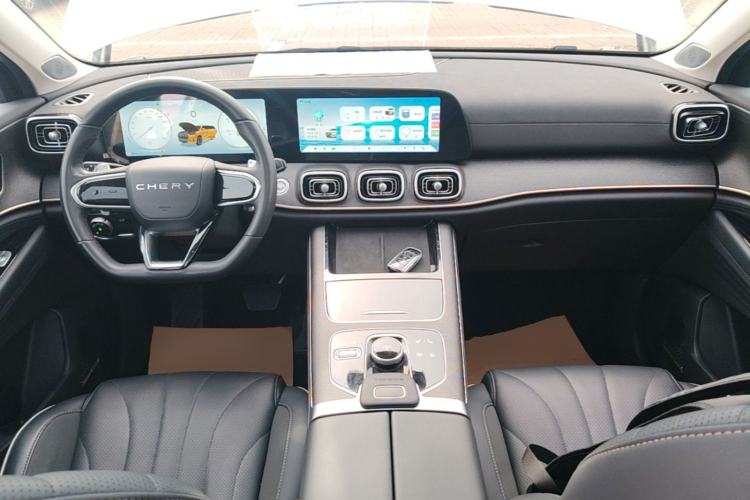 Used Chery Tiggo 9 2023 2.0T Dual-Clutch Two-Wheel Drive Leading Edition 5 Seats Center Console