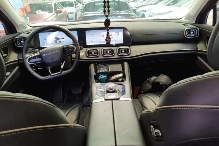 Used Chery Tiggo 9 2023 Facelift 2.0T Dual-Clutch Two-Wheel Drive Luxury Edition 7 Seats Center Console