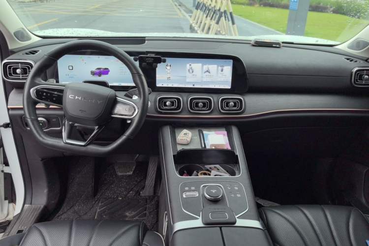 Used Chery Tiggo 9 2023 2.0T Dual-Clutch Two-Wheel Drive Prestige Version 7 Seats Center Console