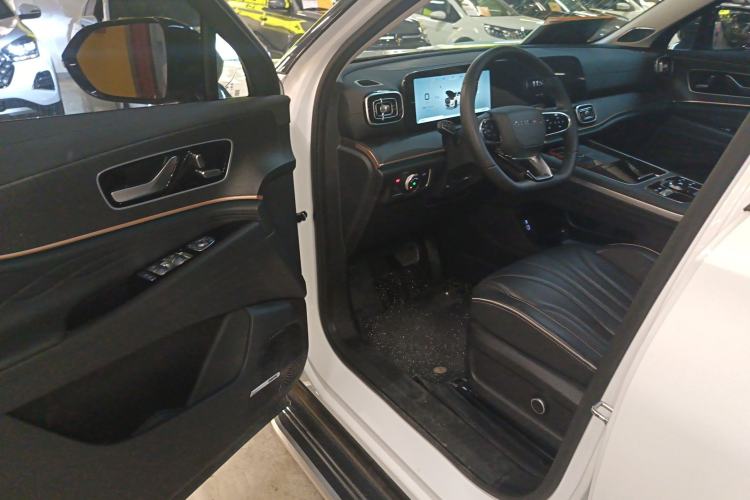 Used Chery Tiggo 9 2023 2.0T Dual-Clutch Two-Wheel Drive Luxury Edition 7 Seats Driver Seat