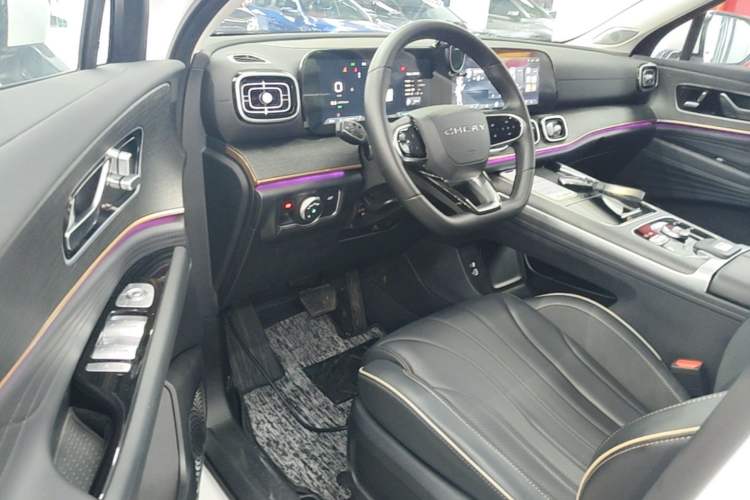Used Chery Tiggo 9 2023 Facelift 2.0T Dual-Clutch Two-Wheel Drive Luxury Edition 5 Seats Driver Seat