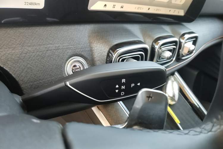 Used Chery Tiggo 9 2023 2.0T Dual-Clutch Two-Wheel Drive Luxury Edition 7 Seats Gear Lever