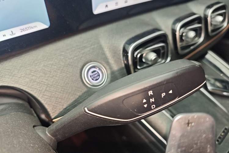 Used Chery Tiggo 9 2023 2.0T Dual-Clutch Two-Wheel Drive Prestige Version 5 Seats Gear Lever
