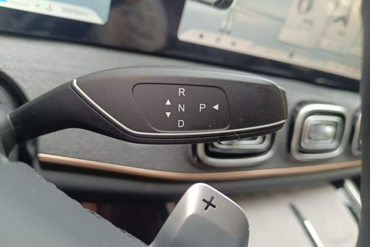 Used Chery Tiggo 9 2023 2.0T Dual-Clutch Two-Wheel Drive Prestige Version 5 Seats Gear Lever