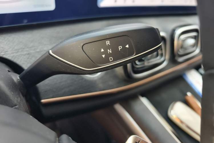 Used Chery Tiggo 9 2023 2.0T Dual-Clutch Two-Wheel Drive Luxury Edition 5 Seats Gear Lever