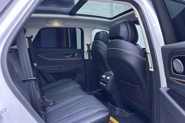Used Chery Tiggo 9 2023 2.0T Dual-Clutch Two-Wheel Drive Luxury Edition 5 Seats Interior 7