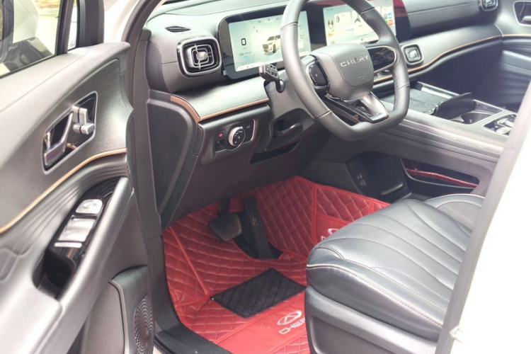 Used Chery Tiggo 9 2023 2.0T Dual-Clutch Two-Wheel Drive Leading Edition 5 Seats Interior 9
