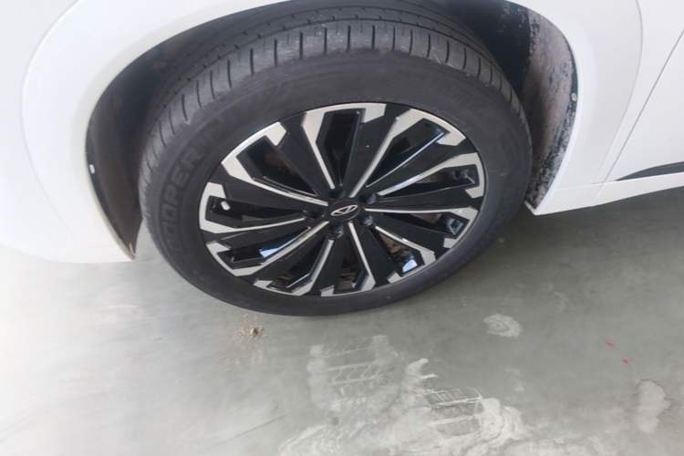 Used Chery Tiggo 9 2023 2.0T Dual-Clutch Two-Wheel Drive Luxury Edition 5 Seats Left Front Wheel Hub