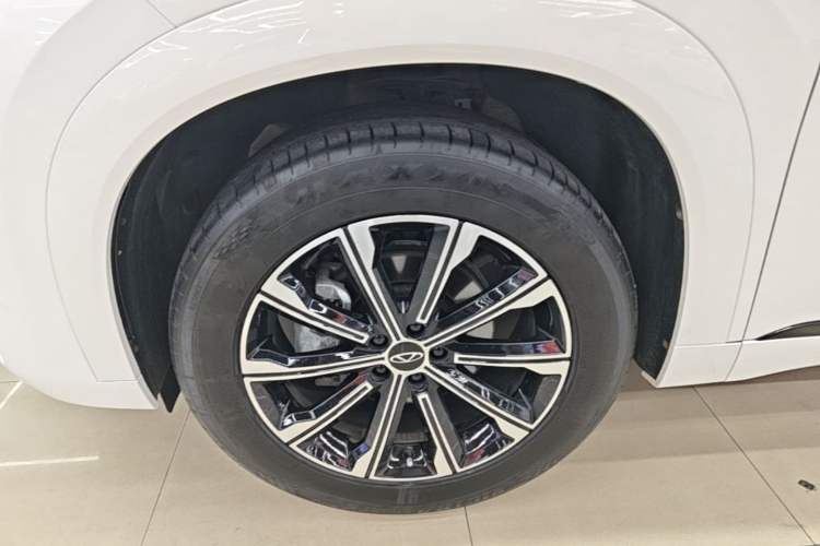 Used Chery Tiggo 9 2023 2.0T Dual-Clutch Two-Wheel Drive Leading Edition 5 Seats Left Front Wheel Hub