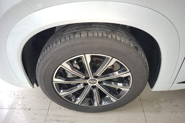 Used Chery Tiggo 9 2023 2.0T Dual-Clutch Two-Wheel Drive Leading Edition 5 Seats Left Front Wheel Hub