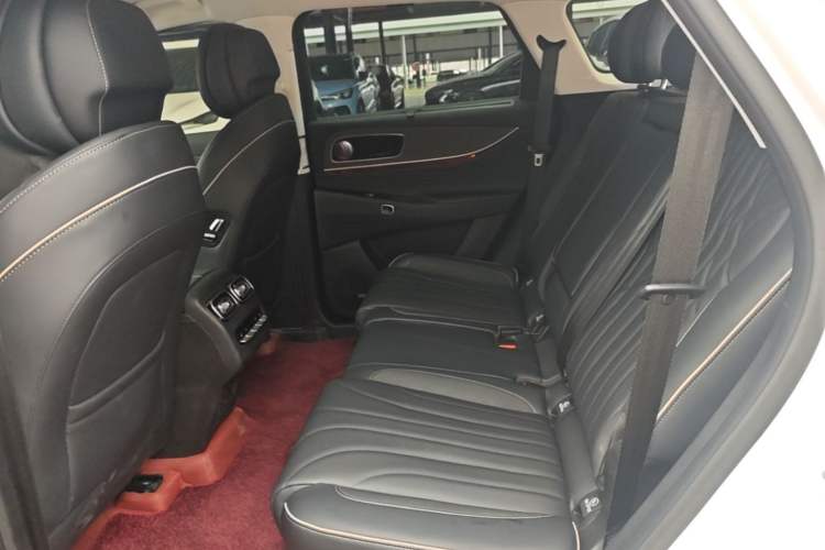 Used Chery Tiggo 9 2023 2.0T Dual-Clutch Two-Wheel Drive Prestige Version 5 Seats Left Rear Seat