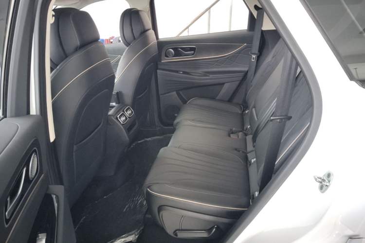Used Chery Tiggo 9 2023 2.0T Dual-Clutch Two-Wheel Drive Leading Edition 5 Seats Left Rear Seat