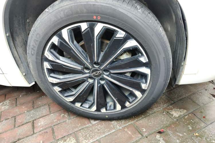 Used Chery Tiggo 9 2023 2.0T Dual-Clutch Two-Wheel Drive Luxury Edition 7 Seats Right Front Wheel Hub