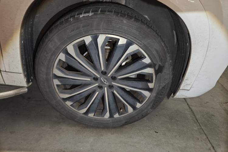 Used Chery Tiggo 9 2023 2.0T Dual-Clutch Two-Wheel Drive Luxury Edition 5 Seats Right Front Wheel Hub