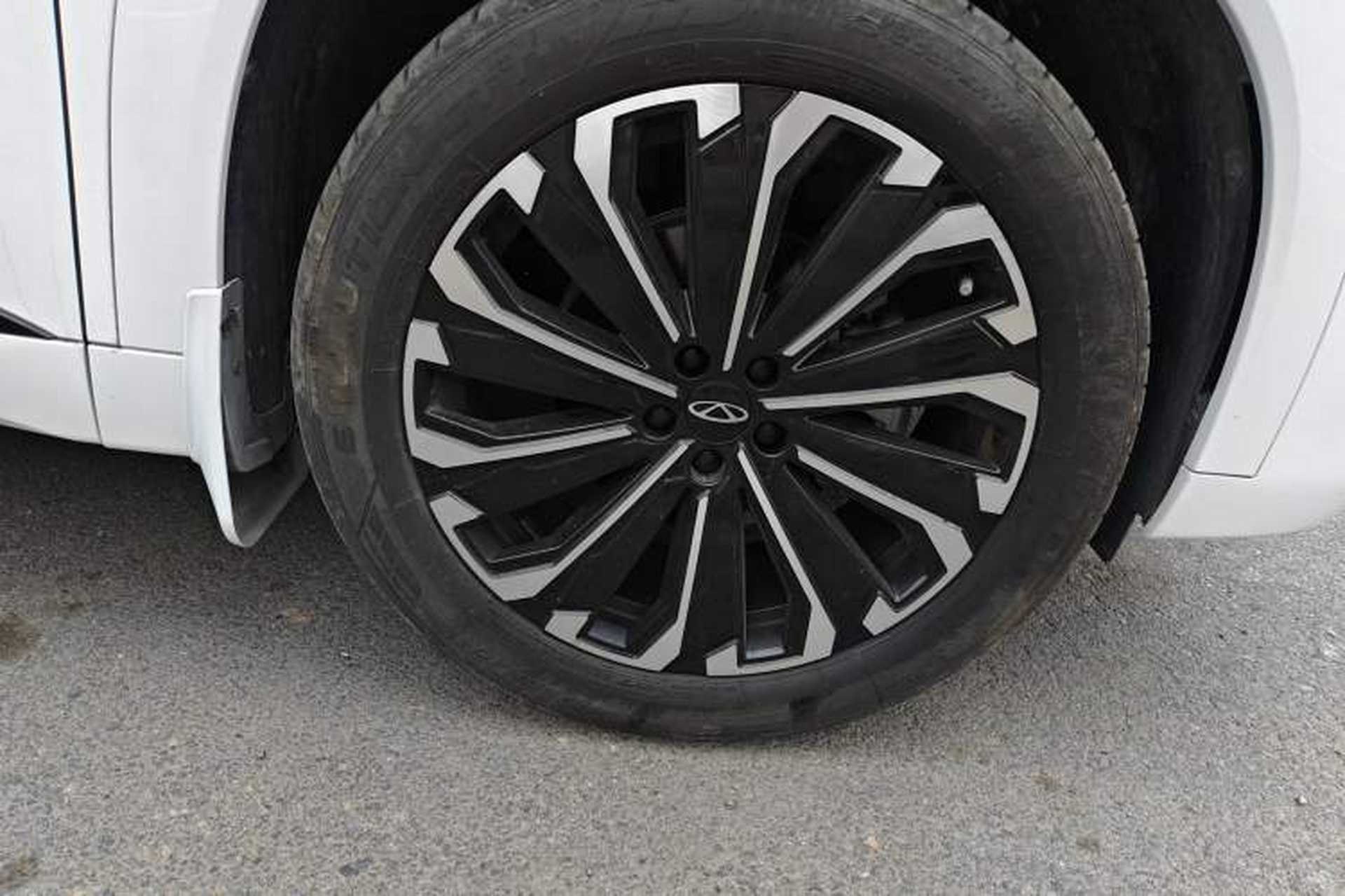 Used Chery Tiggo 9 2023 2.0T Automatic Two-Wheel Drive Luxury Edition 5 Seats Right Front Wheel Hub
