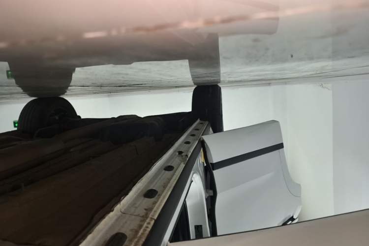 Used Chery Tiggo 9 2023 2.0T Dual-Clutch Two-Wheel Drive Leading Edition 5 Seats Right Side Sill