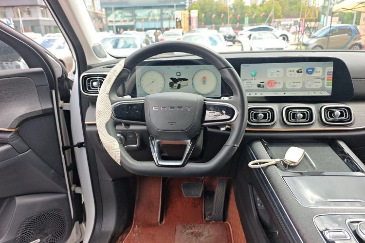 Used Chery Tiggo 9 2023 2.0T Dual-Clutch Two-Wheel Drive Luxury Edition 5 Seats Steering Wheel