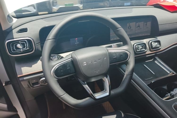 Used Chery Tiggo 9 2023 2.0T Dual-Clutch Two-Wheel Drive Luxury Edition 5 Seats Steering Wheel