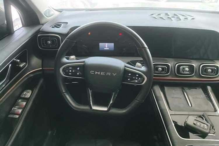 Used Chery Tiggo 9 2023 2.0T Dual-Clutch Two-Wheel Drive Luxury Edition 5 Seats Steering Wheel