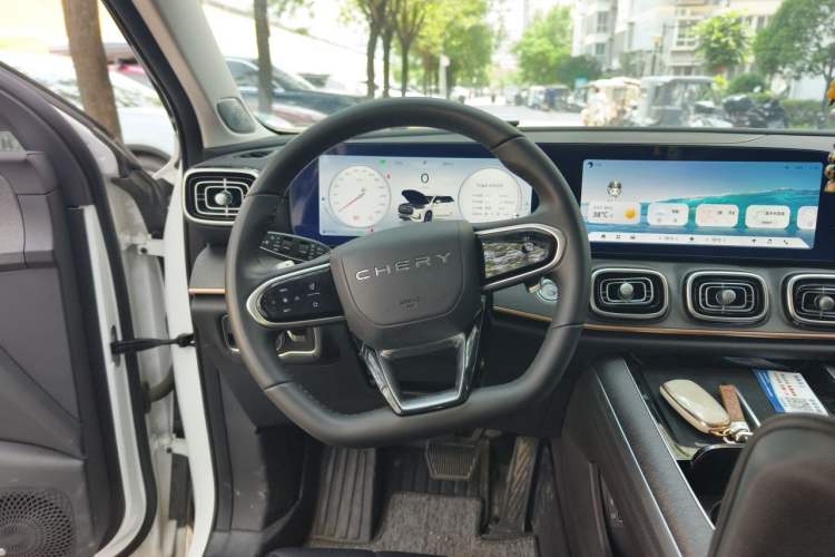 Used Chery Tiggo 9 2023 2.0T Dual-Clutch Two-Wheel Drive Luxury Edition 5 Seats Steering Wheel