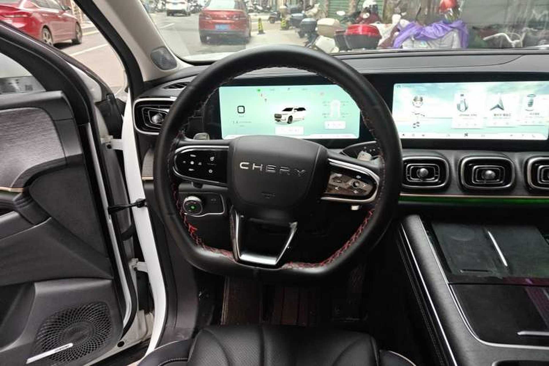 Used Chery Tiggo 9 2023 2.0T Dual-Clutch Two-Wheel Drive Luxury Edition 5 Seats Steering Wheel