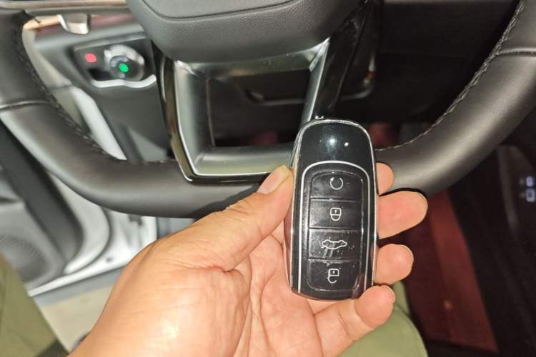 Used Chery Tiggo 9 2023 2.0T Dual-Clutch Two-Wheel Drive Prestige Version 5 Seats Vehicle Key