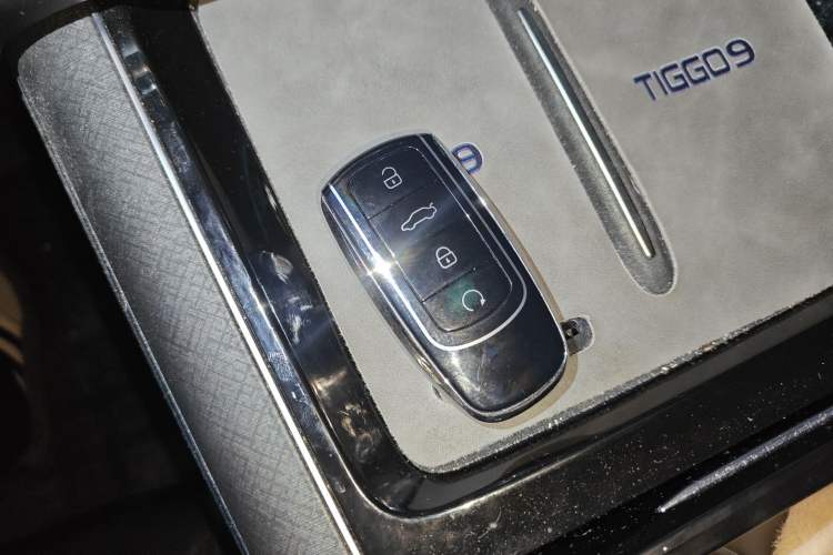 Used Chery Tiggo 9 2023 2.0T Dual-Clutch Two-Wheel Drive Luxury Edition 5 Seats Vehicle Key