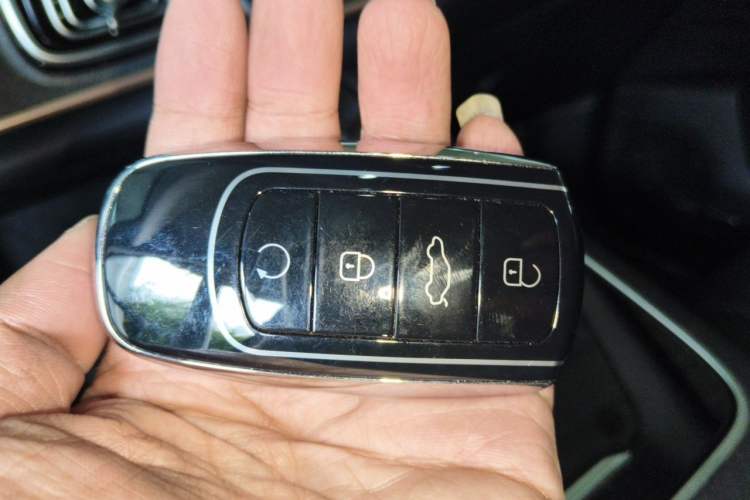 Used Chery Tiggo 9 2023 2.0T Dual-Clutch Two-Wheel Drive Luxury Edition 5 Seats Vehicle Key