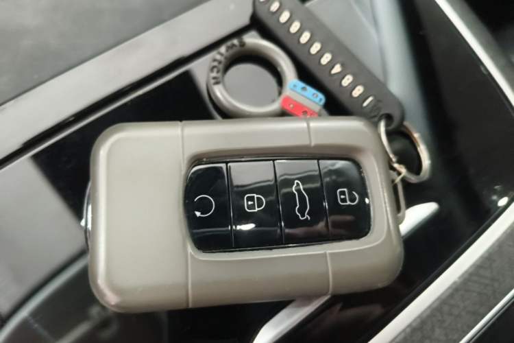 Used Chery Tiggo 9 2023 2.0T Dual-Clutch Two-Wheel Drive Luxury Edition 5 Seats Vehicle Key