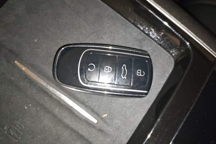 Used Chery Tiggo 9 2023 2.0T Dual-Clutch Two-Wheel Drive Luxury Edition 5 Seats Vehicle Key