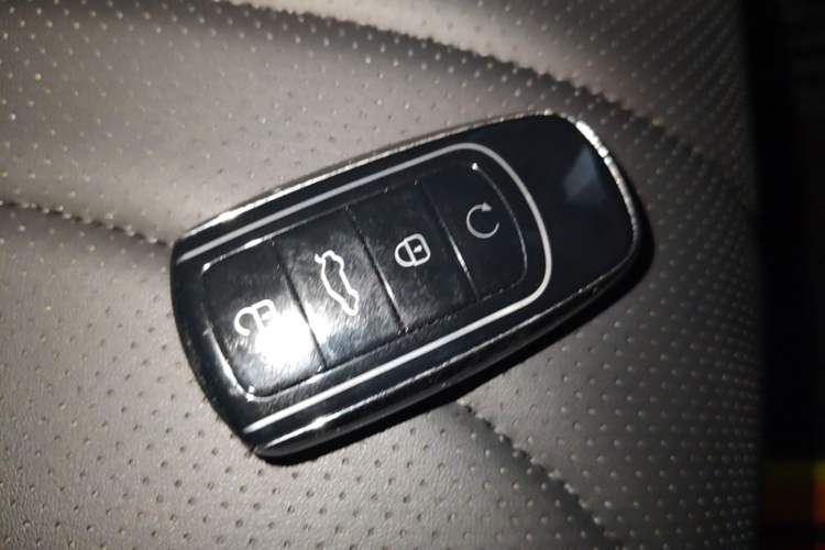 Used Chery Tiggo 9 2023 2.0T Dual-Clutch Two-Wheel Drive Luxury Edition 5 Seats Vehicle Key