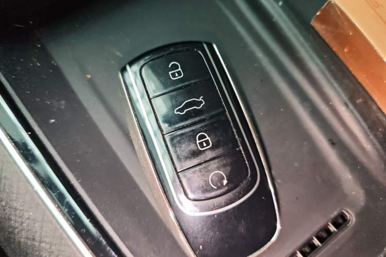 Used Chery Tiggo 9 2023 2.0T Dual-Clutch Two-Wheel Drive Luxury Edition 5 Seats Vehicle Key