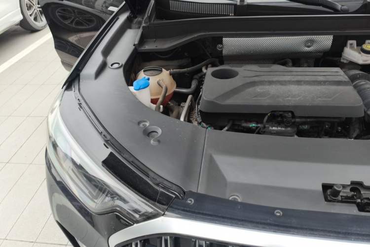Used Chery Tiggo 9 2024 2.0T Automatic Two-Wheel Drive Ultra-Comfortable Deluxe Edition Engine Bay Right
