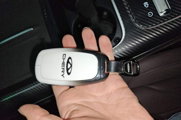 Used Chery Tiggo 9 2024 2.0T Dual-Clutch Two-Wheel Drive Ultra-Comfortable Prestige Edition Vehicle Key