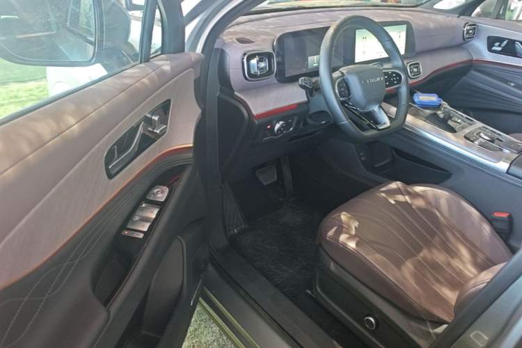 Used Chery Tiggo 9 2024 2.0T Automatic Two-Wheel Drive Ultra-Comfortable Deluxe Edition Driver Seat