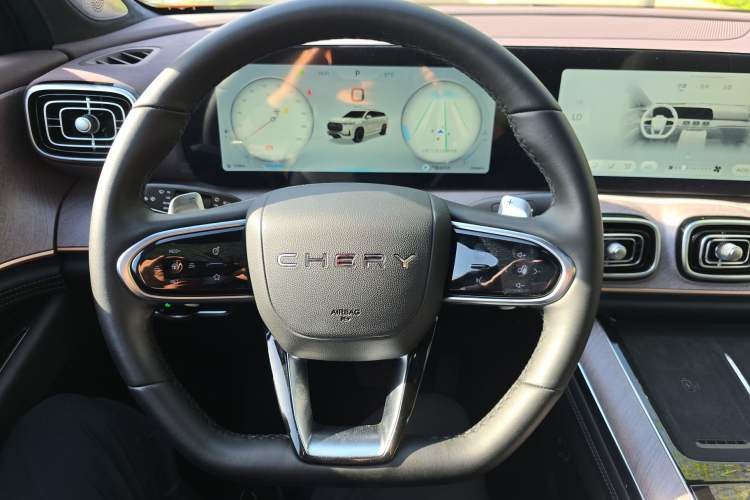 Used Chery Tiggo 9 2024 2.0T Automatic Two-Wheel Drive Ultra-Comfortable Deluxe Edition Engine Bay