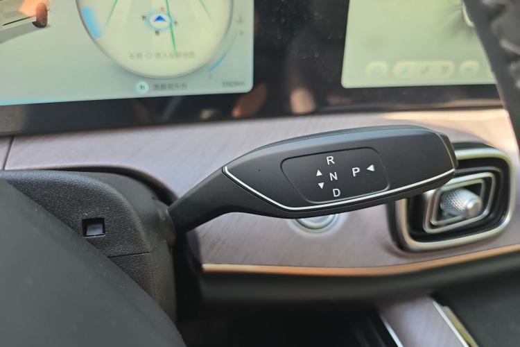 Used Chery Tiggo 9 2024 2.0T Automatic Two-Wheel Drive Ultra-Comfortable Deluxe Edition Gear Lever