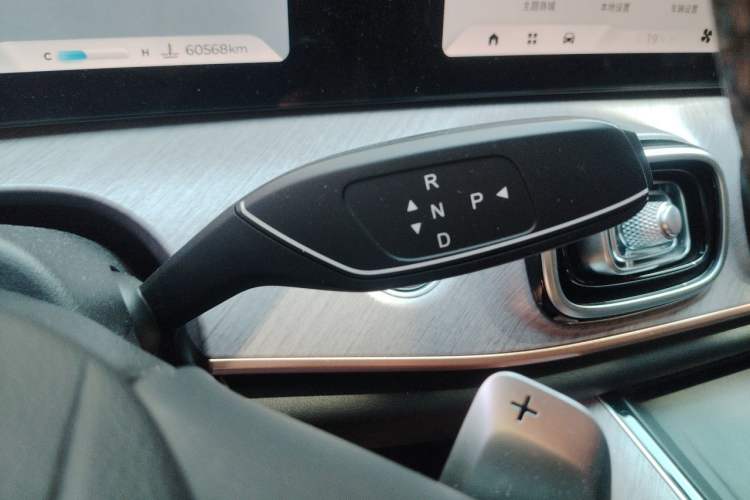 Used Chery Tiggo 9 2024 2.0T Automatic Two-Wheel Drive Ultra-Comfortable Deluxe Edition Gear Lever