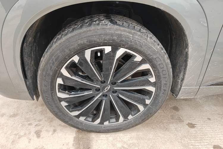 Used Chery Tiggo 9 2024 2.0T Dual-Clutch Two-Wheel Drive Ultra-Comfortable Prestige Edition Left Front Wheel Hub