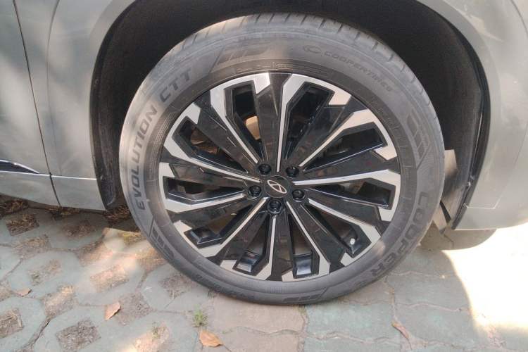 Used Chery Tiggo 9 2024 2.0T Automatic Two-Wheel Drive Ultra-Comfortable Deluxe Edition Right Front Wheel Hub