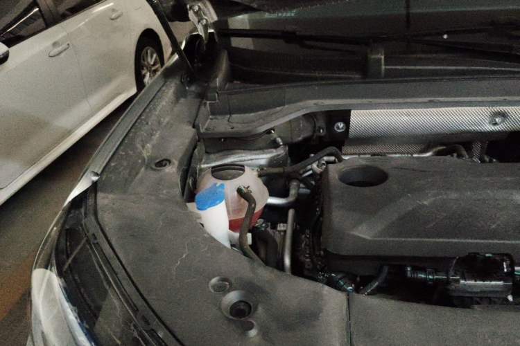 Used Chery Tiggo 9 2024 2.0T Dual-Clutch Two-Wheel Drive Ultra-Comfortable Prestige Edition Engine Bay Right
