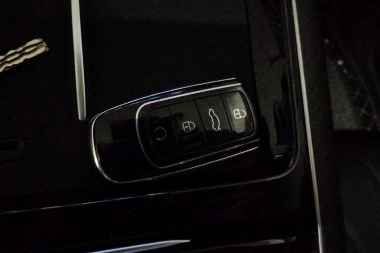 Used Chery Tiggo 9 2024 2.0T Dual-Clutch Two-Wheel Drive Ultra-Comfortable Prestige Edition Vehicle Key