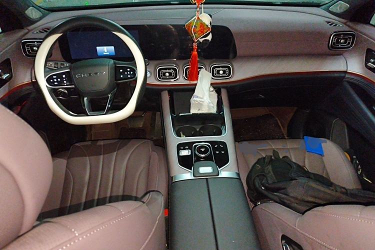 Used Chery Tiggo 9 2025 2.0T Dual-Clutch Two-Wheel Drive Luxury Edition 7 Seats Center Console