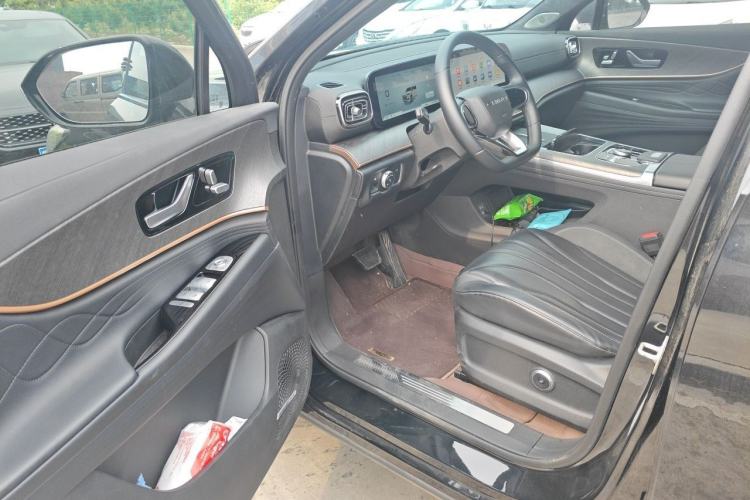Used Chery Tiggo 9 2025 2.0T Dual-Clutch Two-Wheel Drive Luxury Edition 5 Seats Driver Seat